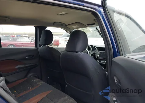 2018 Nissan Kicks Sr из США, поврежденный, VIN 3N1CP5CU1JL524897